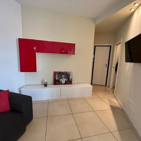 Bilocale In Centro - 10Km Da Malpensa Apartman Gallarate Kültér fotó