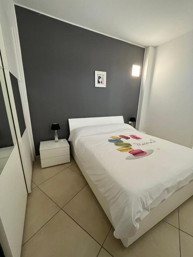 Bilocale In Centro - 10Km Da Malpensa Apartman Gallarate Kültér fotó