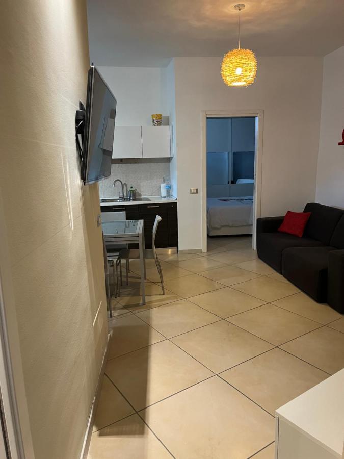 Bilocale In Centro - 10Km Da Malpensa Apartman Gallarate Kültér fotó
