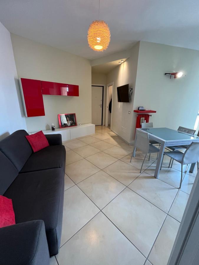 Bilocale In Centro - 10Km Da Malpensa Apartman Gallarate Kültér fotó