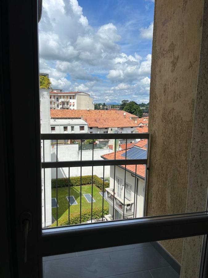Bilocale In Centro - 10Km Da Malpensa Apartman Gallarate Kültér fotó